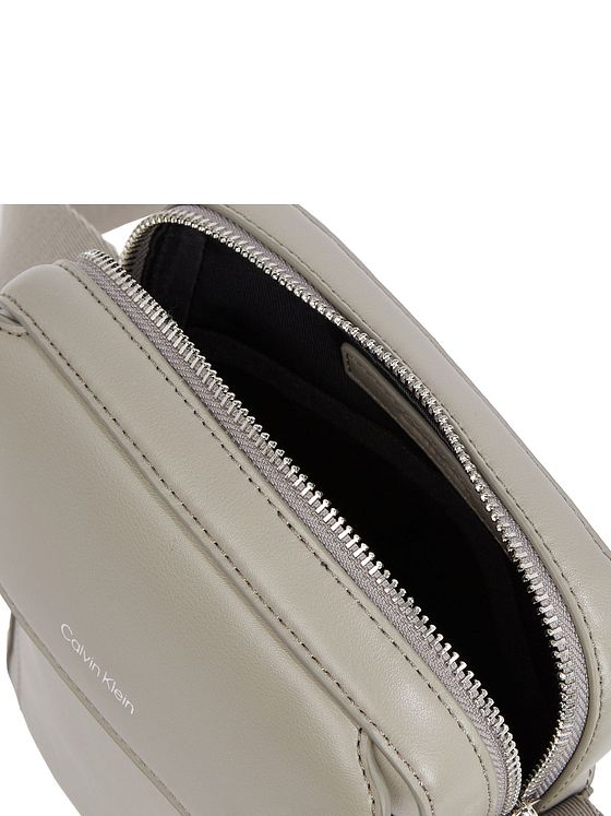 Calvin Klein CK Sleek Skuldertaske 16.5 cm Calvin Klein CK Sleek Skuldertaske 16.5 cm