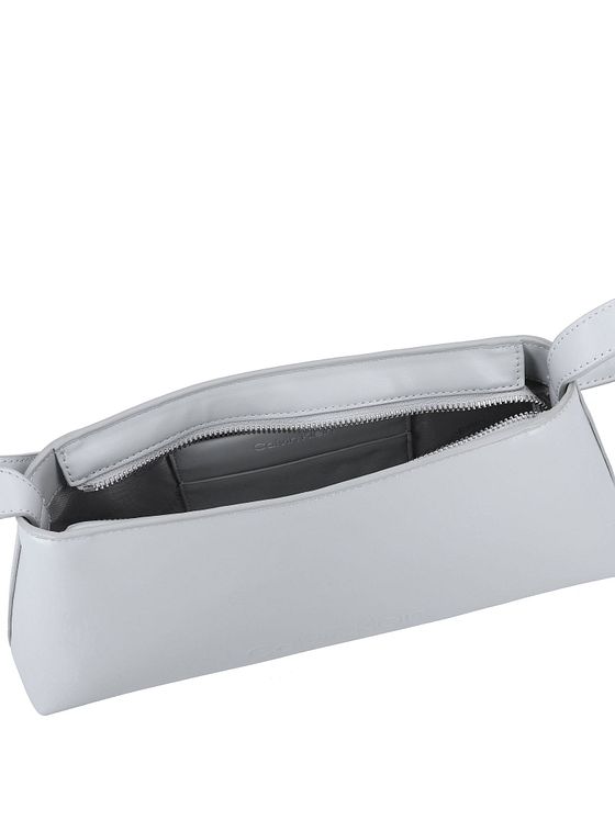 Calvin Klein Embossed Skuldertaske 31 cm
