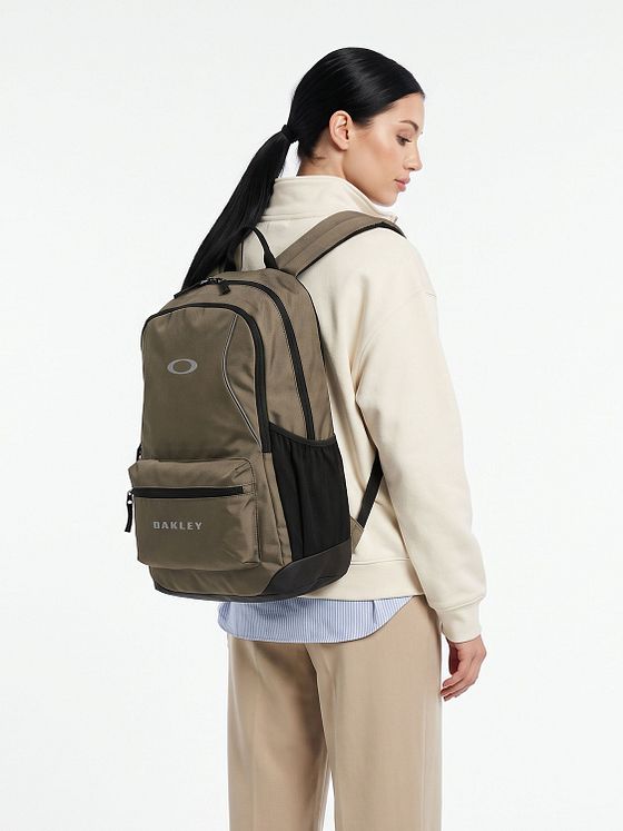 Oakley Spark Traverse Dagsryggsäckar 45 cm Laptopfack Oakley Spark Traverse Dagsryggsäckar 45 cm Laptopfack