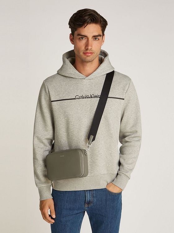 Calvin Klein CK Sleek Skuldertaske 23 cm Calvin Klein CK Sleek Skuldertaske 23 cm