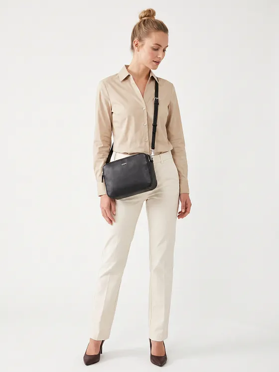 Joop! Susan Crossbody-laukku Nahka 22 cm Joop! Susan Crossbody-laukku Nahka 22 cm