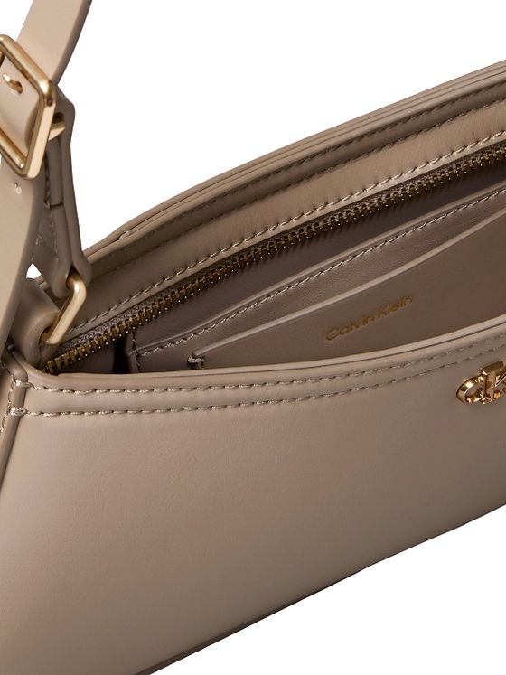 Calvin Klein CK Small Skuldertaske 27 cm