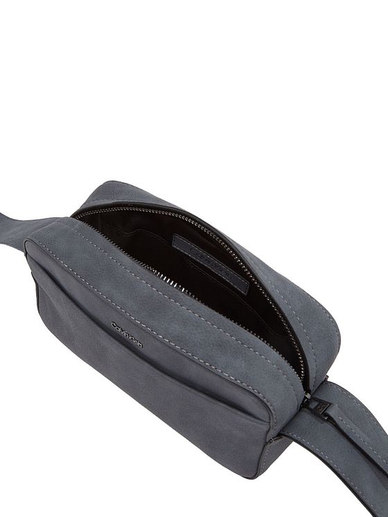 Calvin Klein CK Refined Skuldertaske 20.5 cm Calvin Klein CK Refined Skuldertaske 20.5 cm