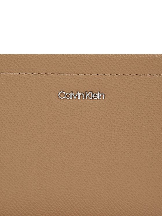 Calvin Klein CK Must Skuldertaske 22 cm Calvin Klein CK Must Skuldertaske 22 cm