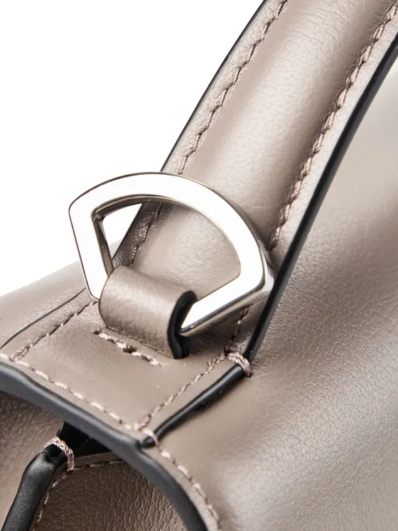 Karl Lagerfeld Signature 2.0 Käsilaukku Nahka 26 cm Karl Lagerfeld Signature 2.0 Käsilaukku Nahka 26 cm