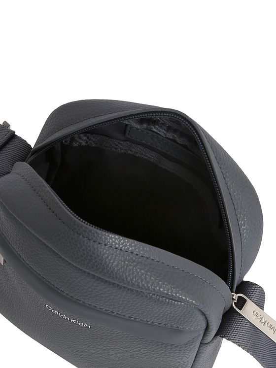 Calvin Klein CK Mixmedia Mini Bag skuldertaske 16.5 cm Calvin Klein CK Mixmedia Mini Bag skuldertaske 16.5 cm