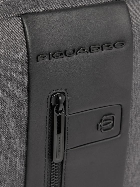 Piquadro Krátká taška přes rameno 17 cm