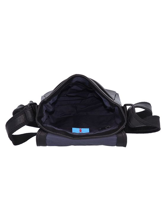 Jack Kinsky Brisbane 3 skuldertaske i læder 20 cm Jack Kinsky Brisbane 3 skuldertaske i læder 20 cm