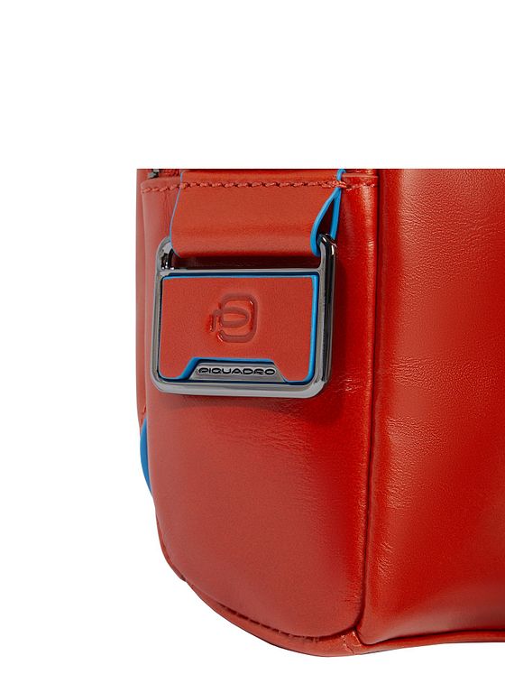 Piquadro Blå firkantet skuldertaske i læder 28 cm Piquadro Blå firkantet skuldertaske i læder 28 cm