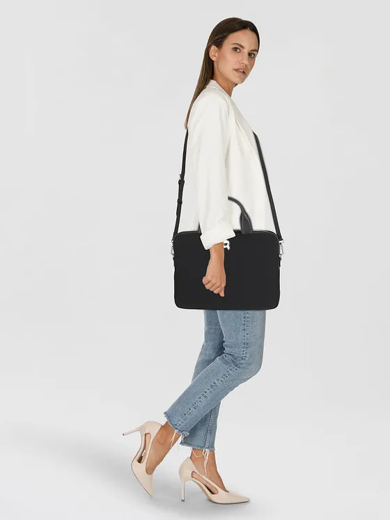 Karl Lagerfeld Ikon Laptopväska 35 cm Karl Lagerfeld Ikon Laptopväska 35 cm