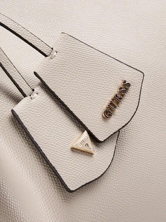 Guess Amorette Shopperit 39.5 cm Guess Amorette Shopperit 39.5 cm