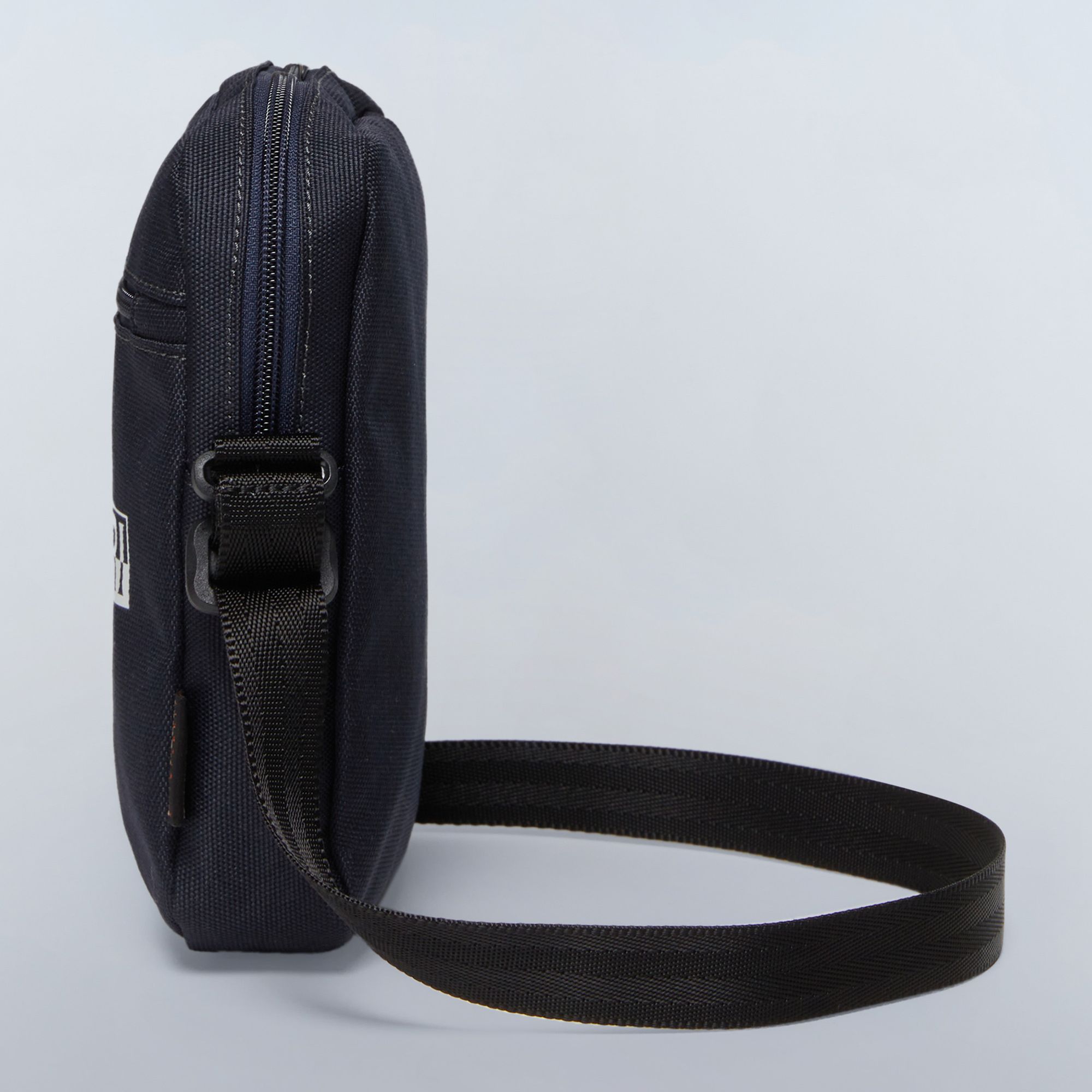 TAS022309_3
